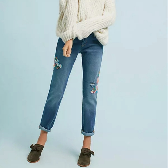 Anthropologie Denim - ANTHROPOLOGIE BF Fit Floral Embroidered Jeans 27